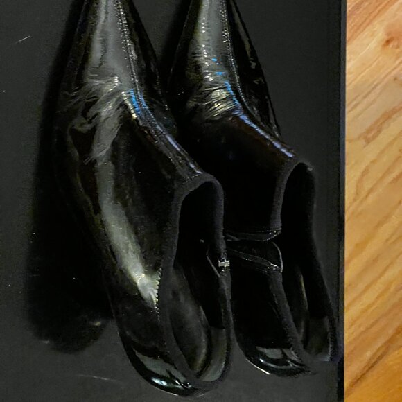 Prada, patent leather shoe bootie, heeled, Italian - Picture 2 of 4